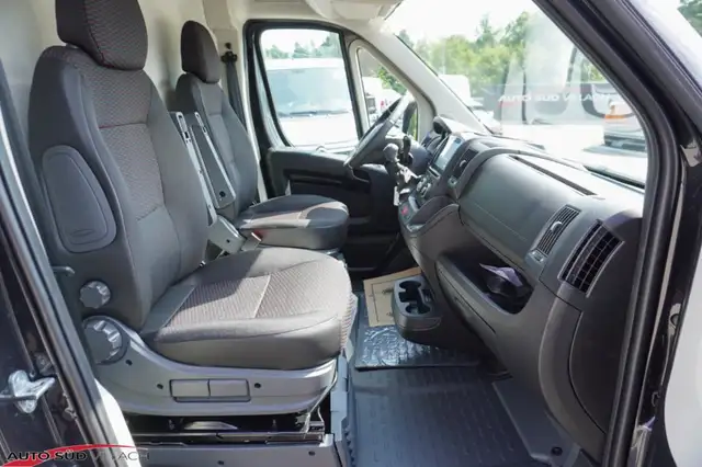 Citroen Jumper Wohnmobil Camper Bravia mobil 35+ L4H2 140 Ansicht 10