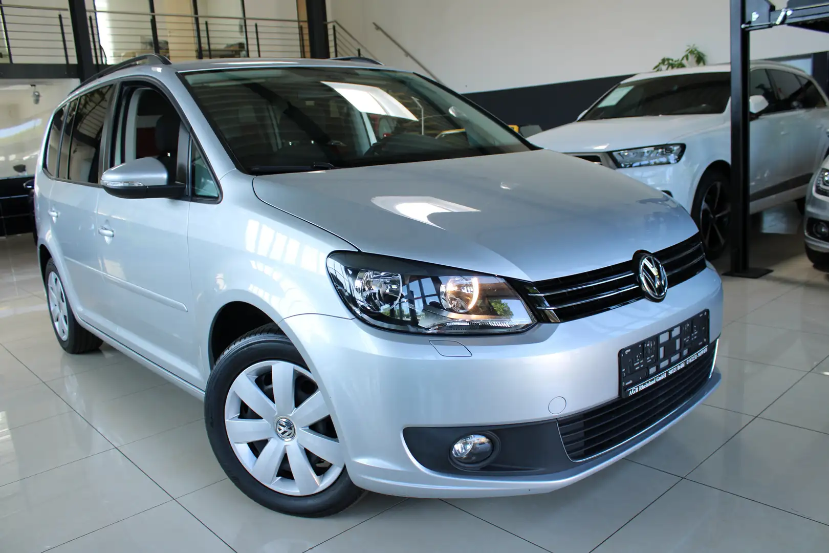 Volkswagen Touran 1.6 TDI BMT DSG BUSINESS-PAKET NAVI PDC KAMERA TOP Argent - 1