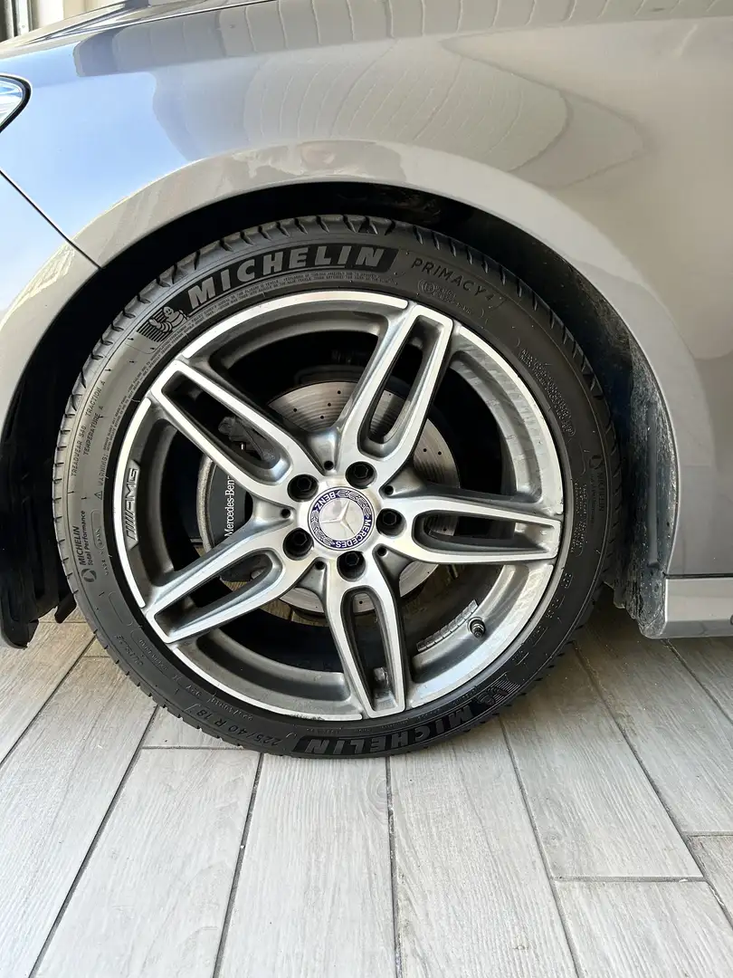 Mercedes-Benz CLA 180 Shooting Brake Premium AMG auto - 2