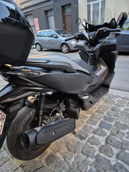 Honda Forza 125 - foto 4