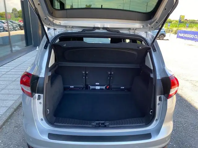 Ford C-Max view 8