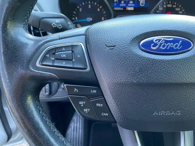 Ford C-Max view 11