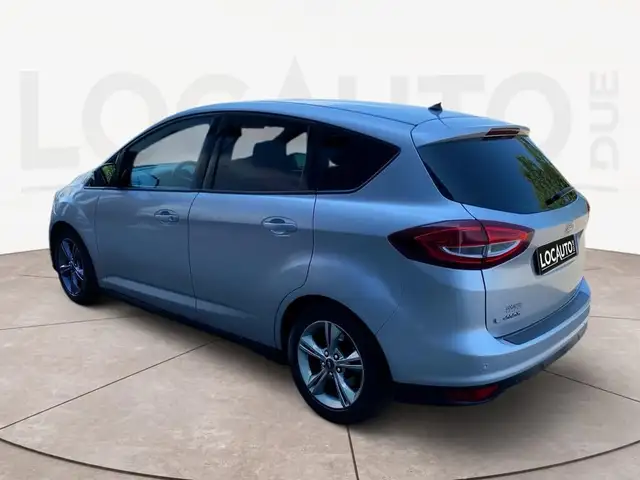 Ford C-Max view 4