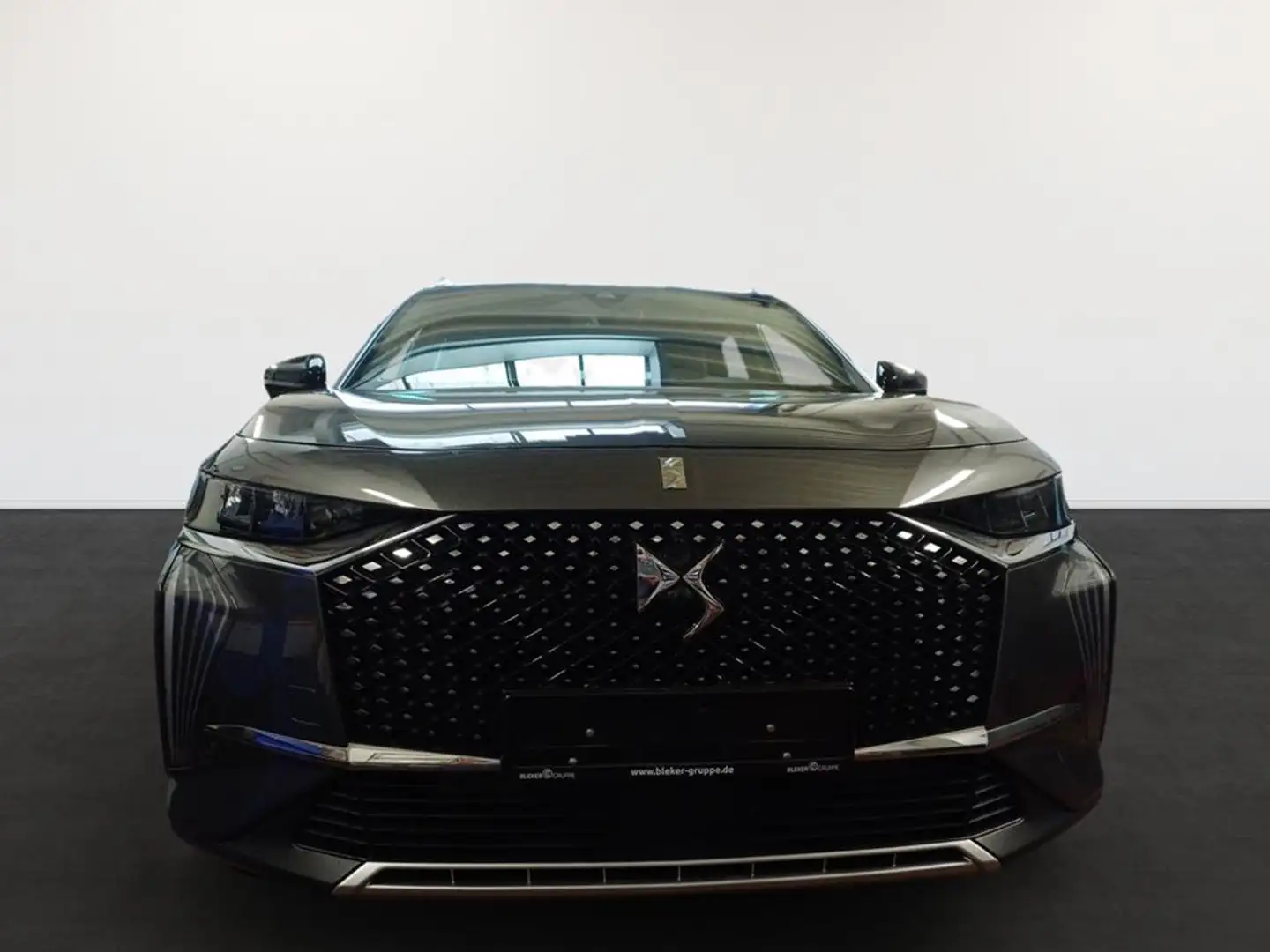 DS Automobiles DS 7 Crossback BlueHDi 130 Rivoli Grau - 2