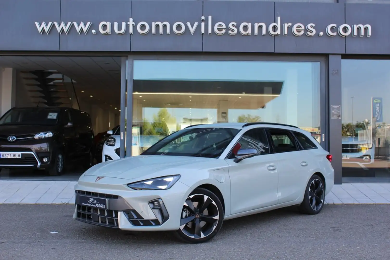 CUPRA Leon 1.5 TSI e-Hybrid 150kW DSG Gris - 1