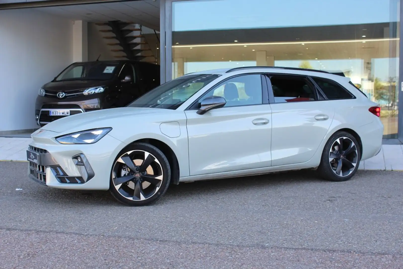 CUPRA Leon 1.5 TSI e-Hybrid 150kW DSG Gris - 2
