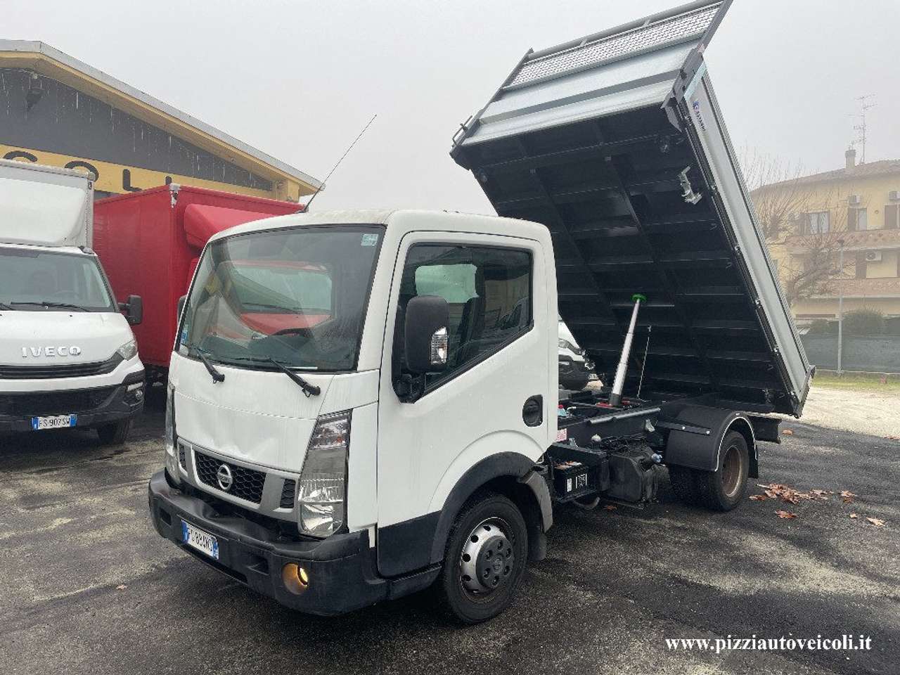 Nissan Cabstar RIBALTABILE TRILATERALE [R151]