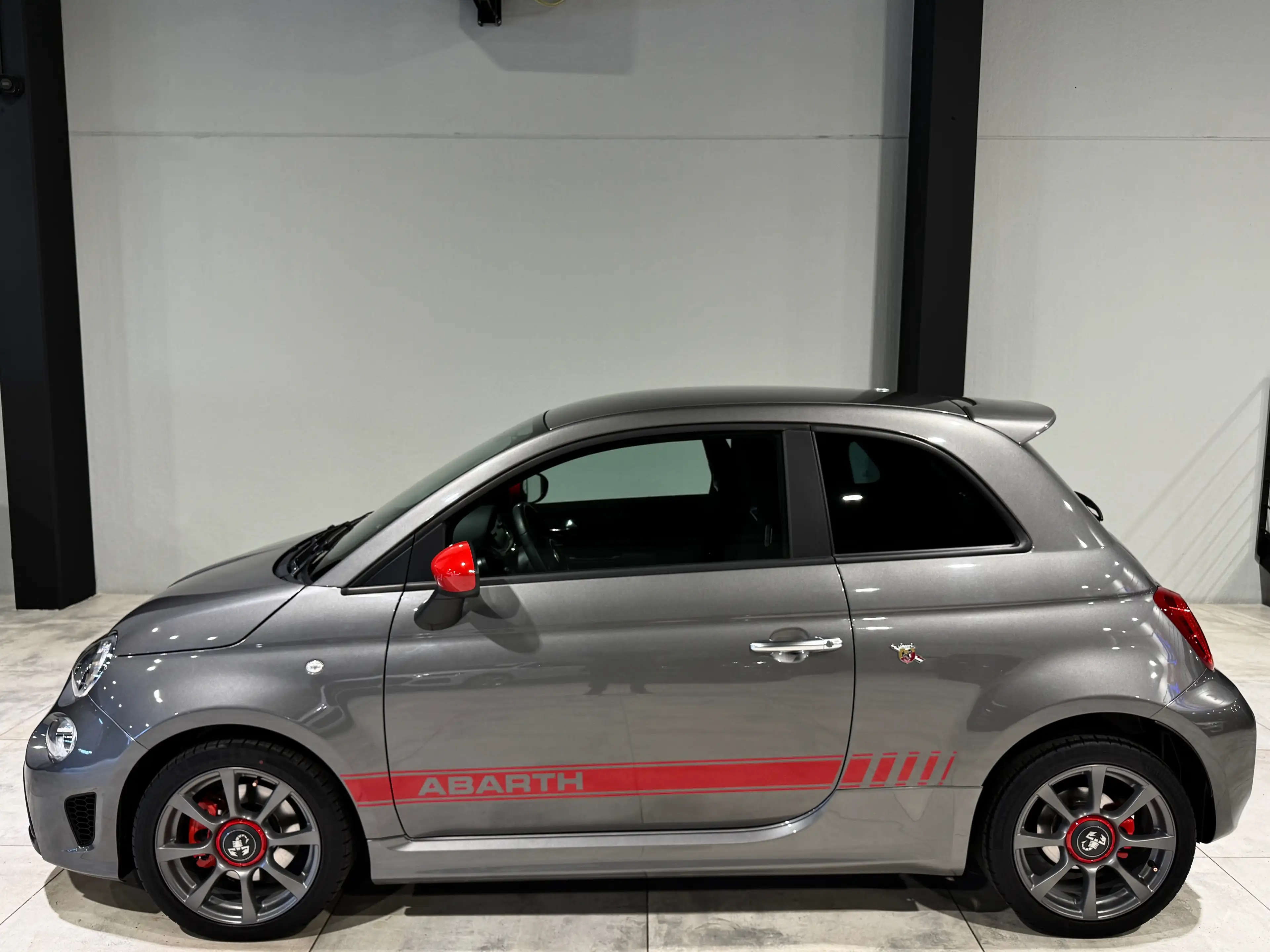 Abarth 595 1.4i TURBO 145CV !! 1ER MAiN !! ETAT NEUF !! GARANTiE !! — photo 5