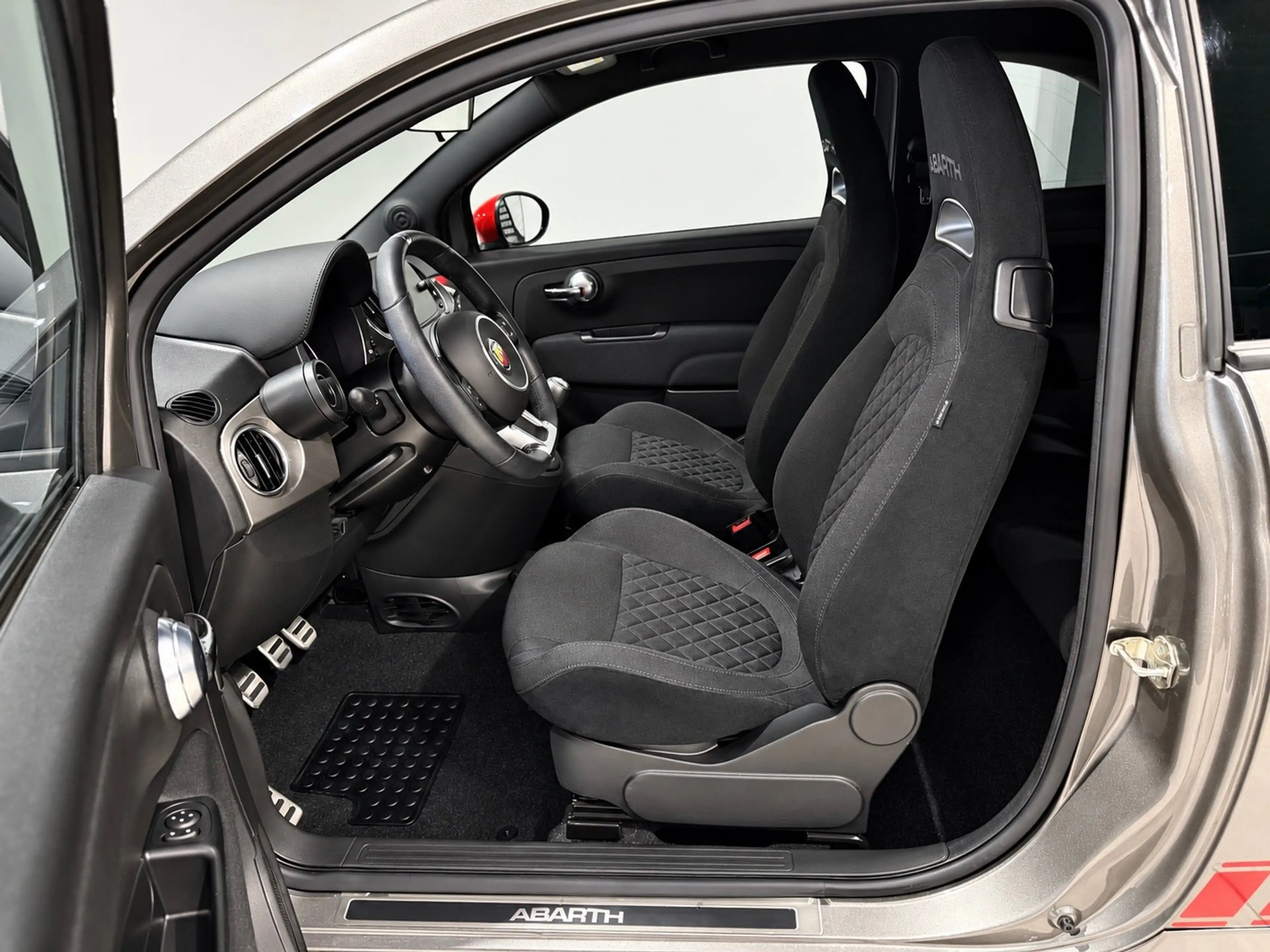 Abarth 595 1.4i TURBO 145CV !! 1ER MAiN !! ETAT NEUF !! GARANTiE !! — photo 14
