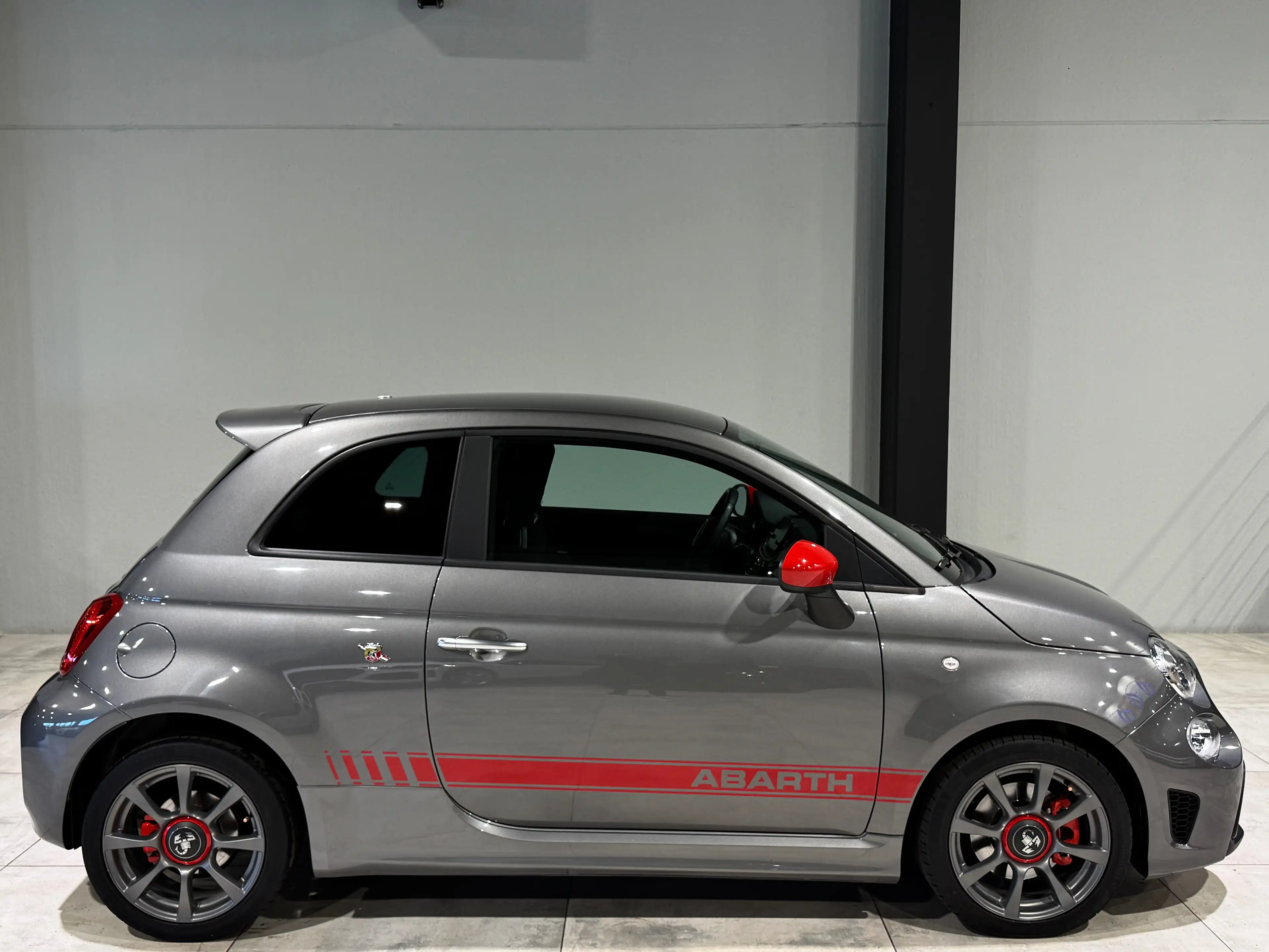 Abarth 595 1.4i TURBO 145CV !! 1ER MAiN !! ETAT NEUF !! GARANTiE !! — photo 7
