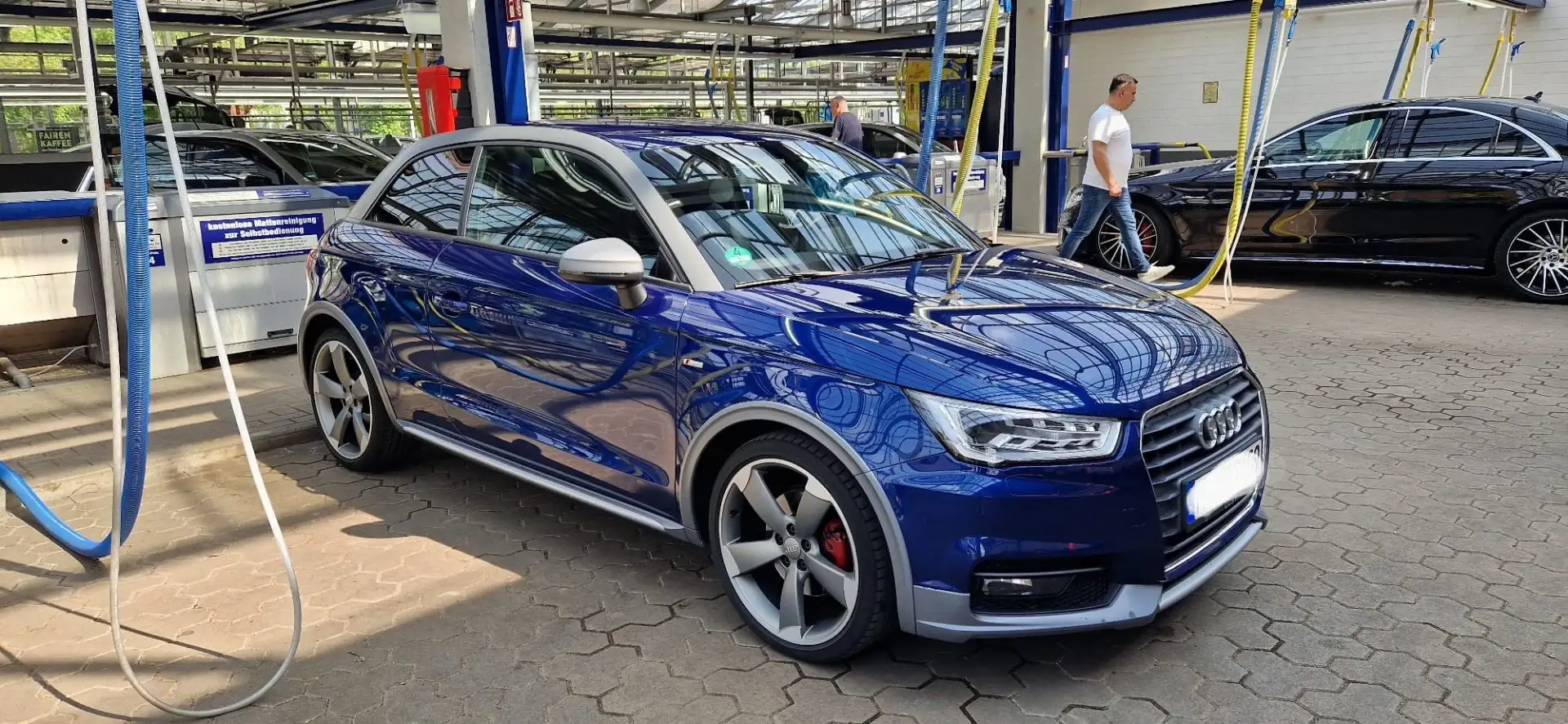Audi A1 1.6 TDI S-Line Blau - 2