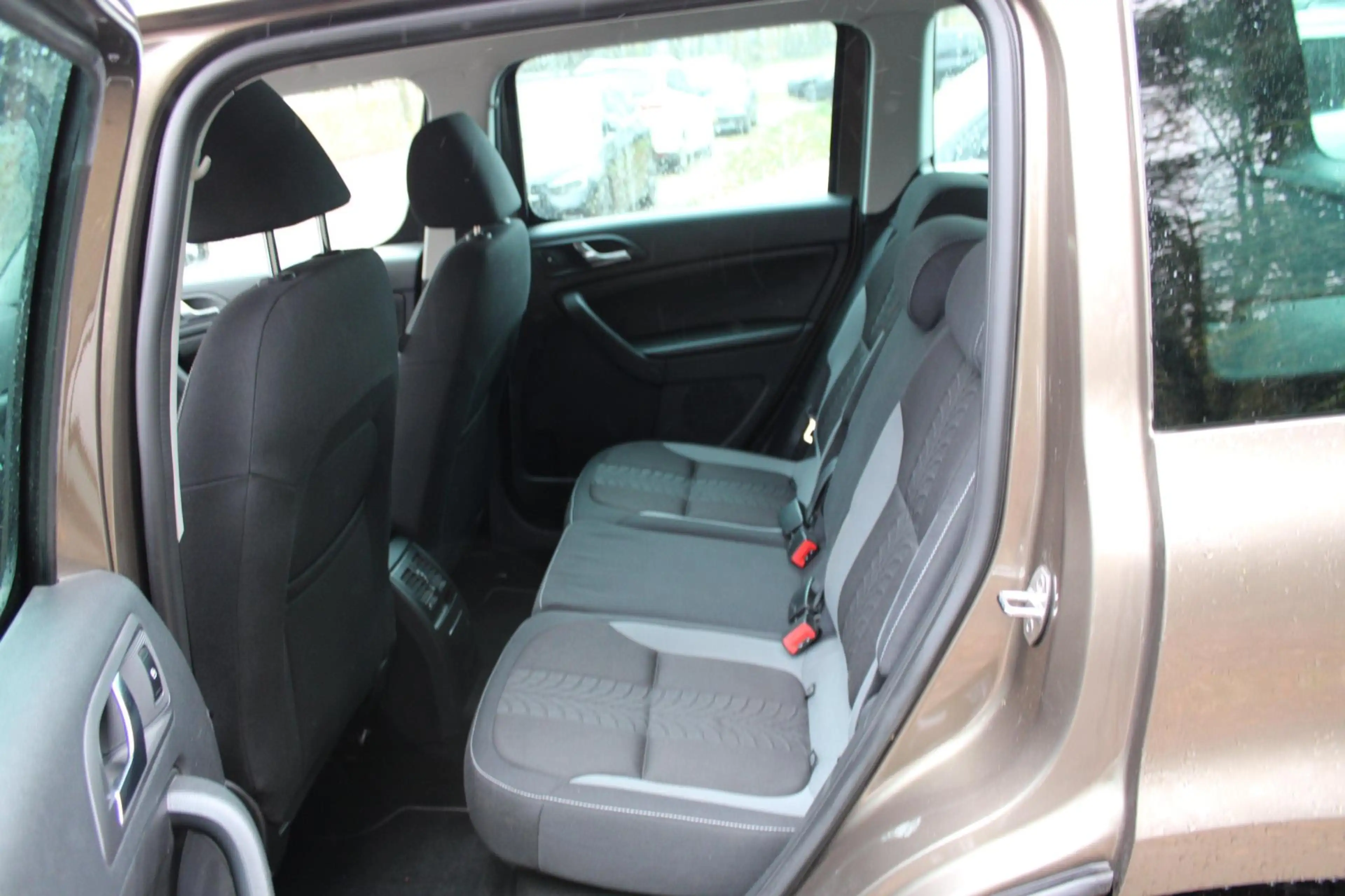 Skoda Yeti 1.2 TSI Adventior, Airco, Automaat, Trekhaak, 1032 — photo 15