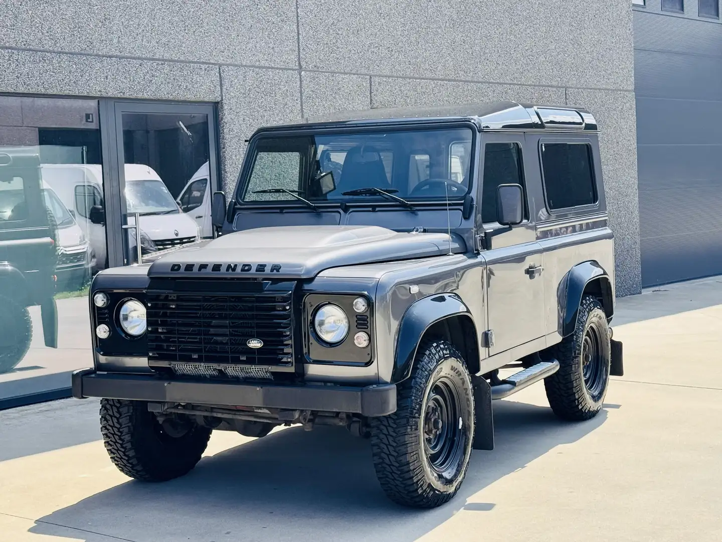 Land Rover Defender 90 DPF Station Wagon SE - 1