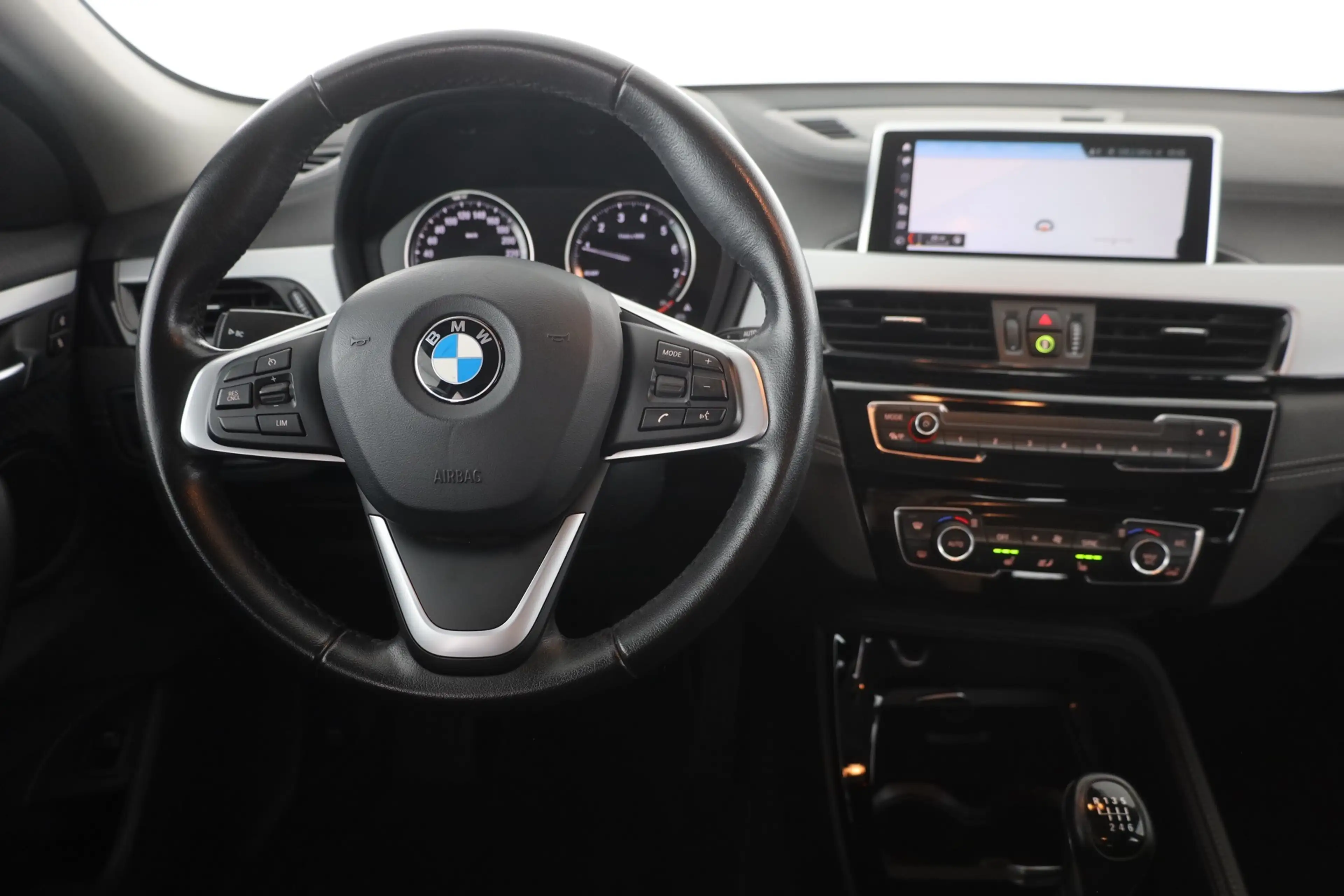 BMW X2 18i Advantage LED Navi Sitzheizung Tempo 1.Hd — photo 10