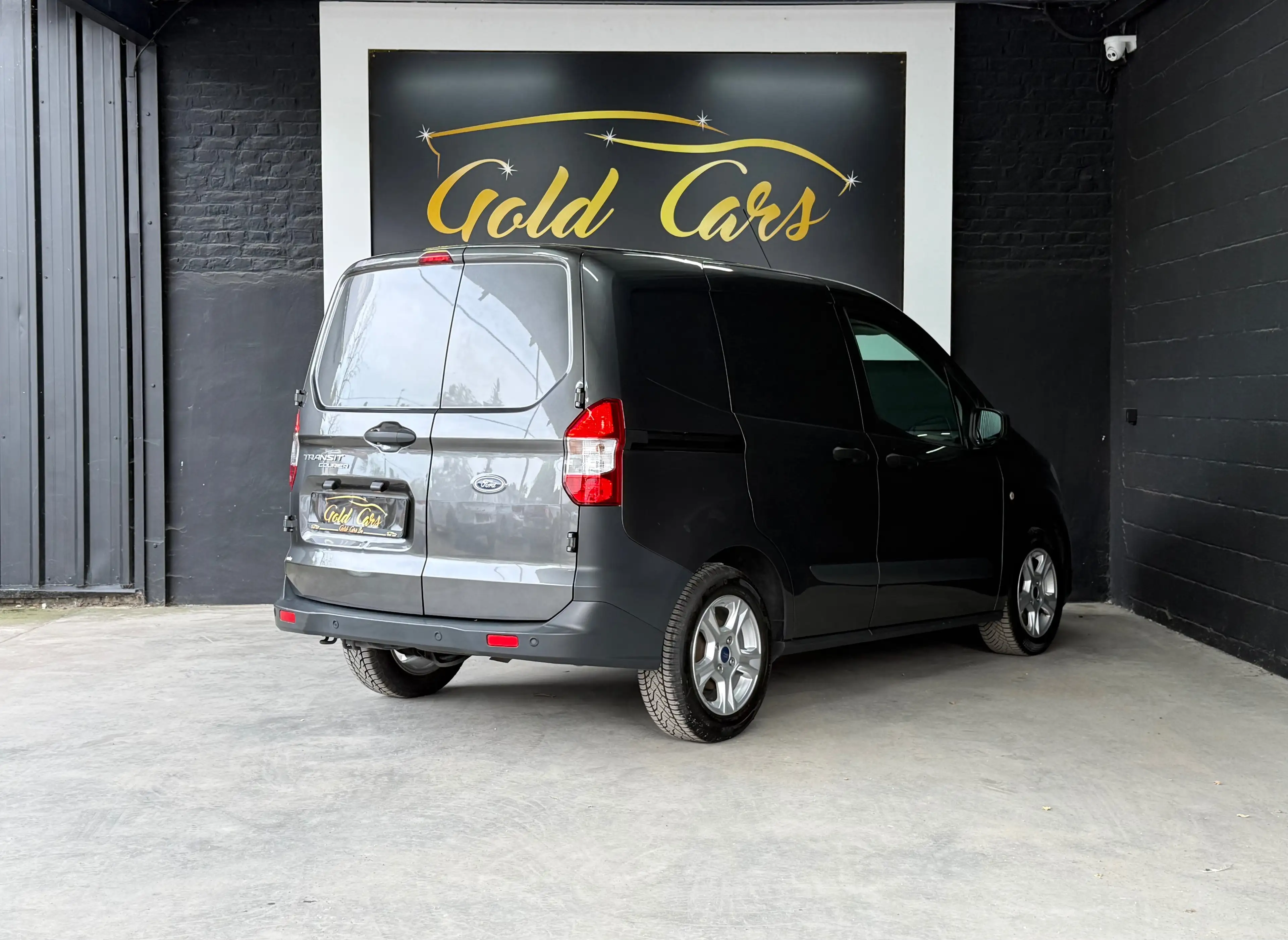 Ford Transit Courier 1.5 TDCi Ambiente (EU6.2) — photo 6