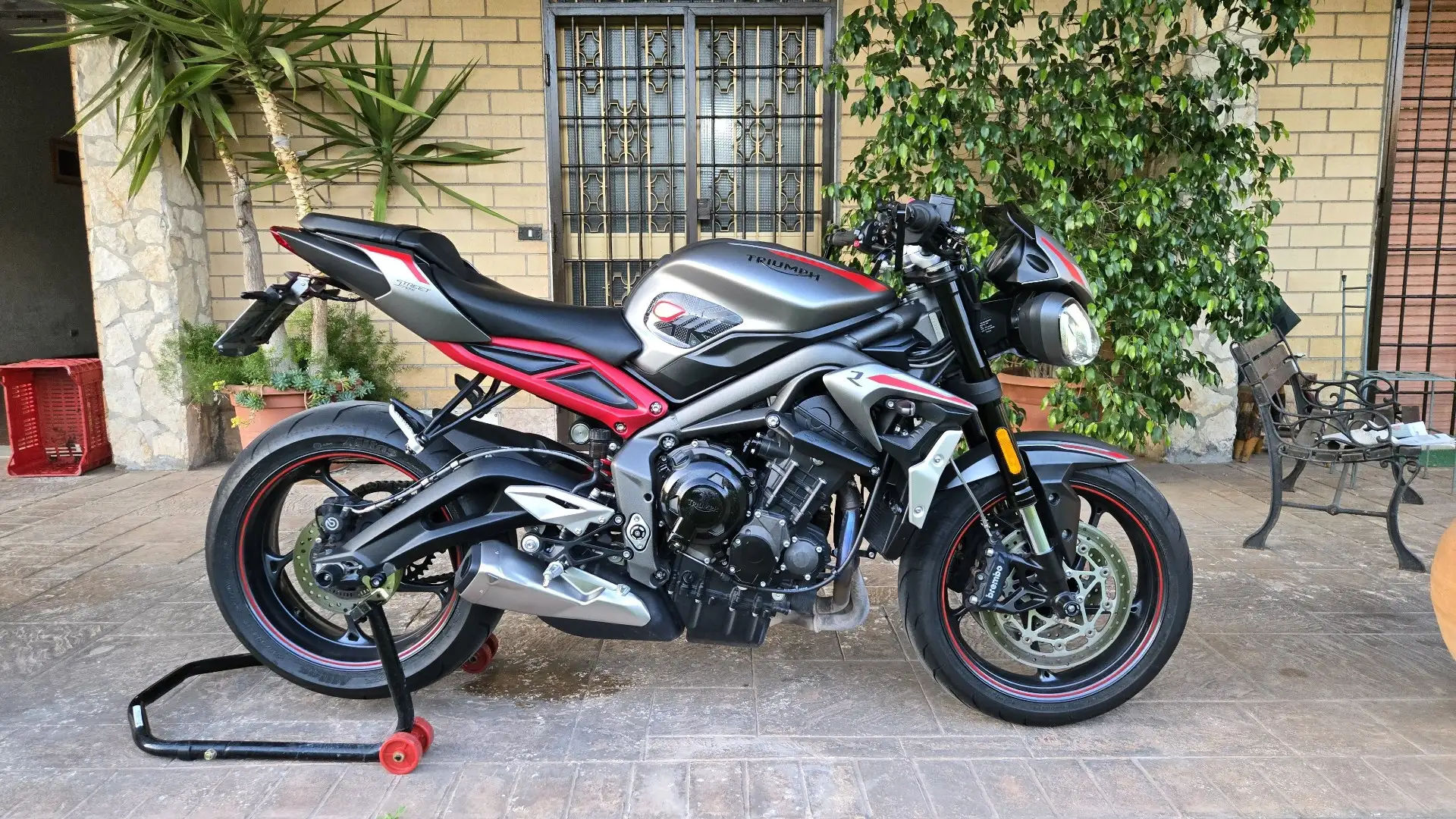 Triumph Street Triple R Gris - 1