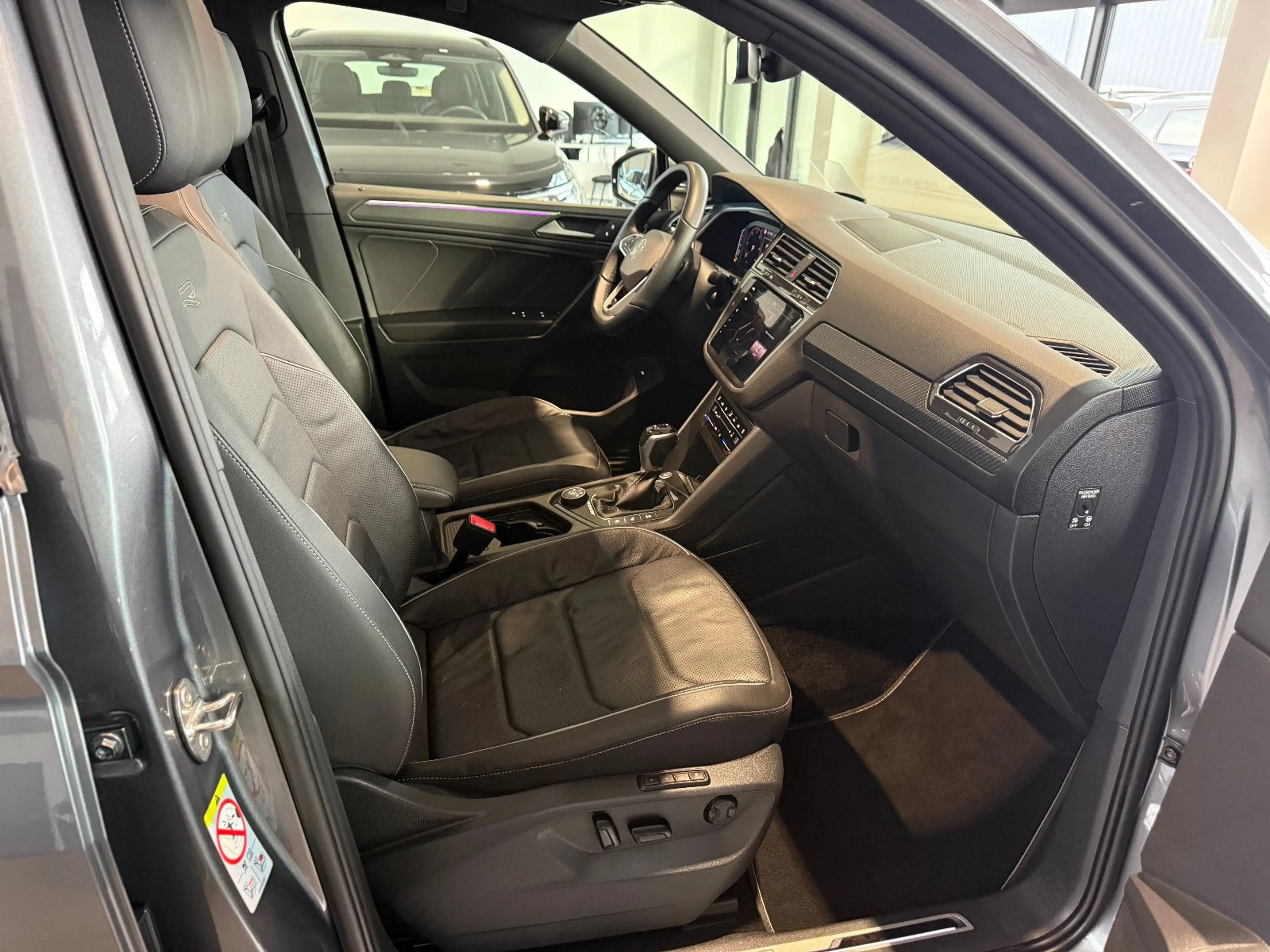 Volkswagen Tiguan Allspace Tiguan Allsp. R-Line 4M AID/MATRIX/PANO/360°/AHK — photo 13