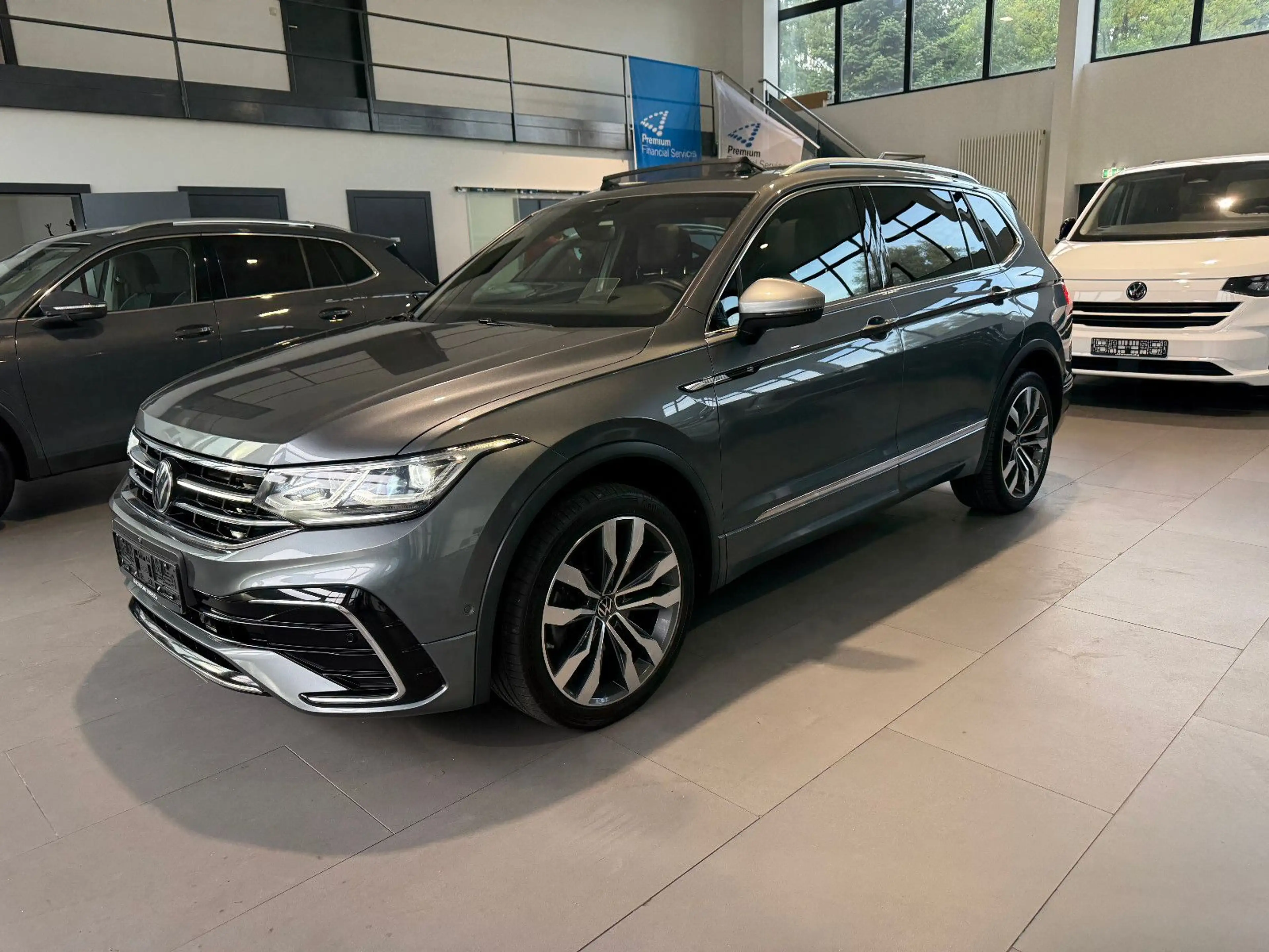 Volkswagen Tiguan Allspace Tiguan Allsp. R-Line 4M AID/MATRIX/PANO/360°/AHK