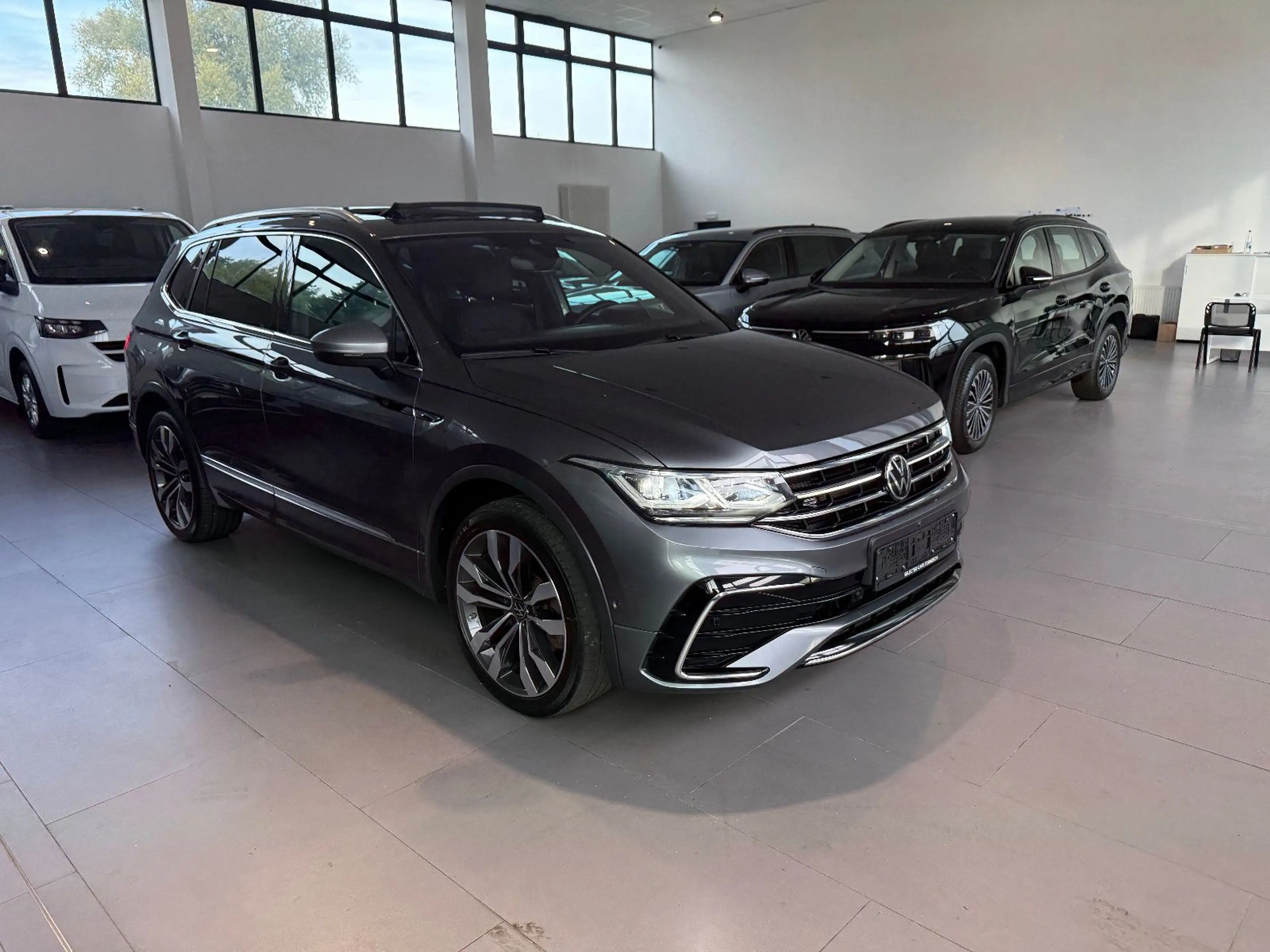 Volkswagen Tiguan Allspace Tiguan Allsp. R-Line 4M AID/MATRIX/PANO/360°/AHK — photo 3