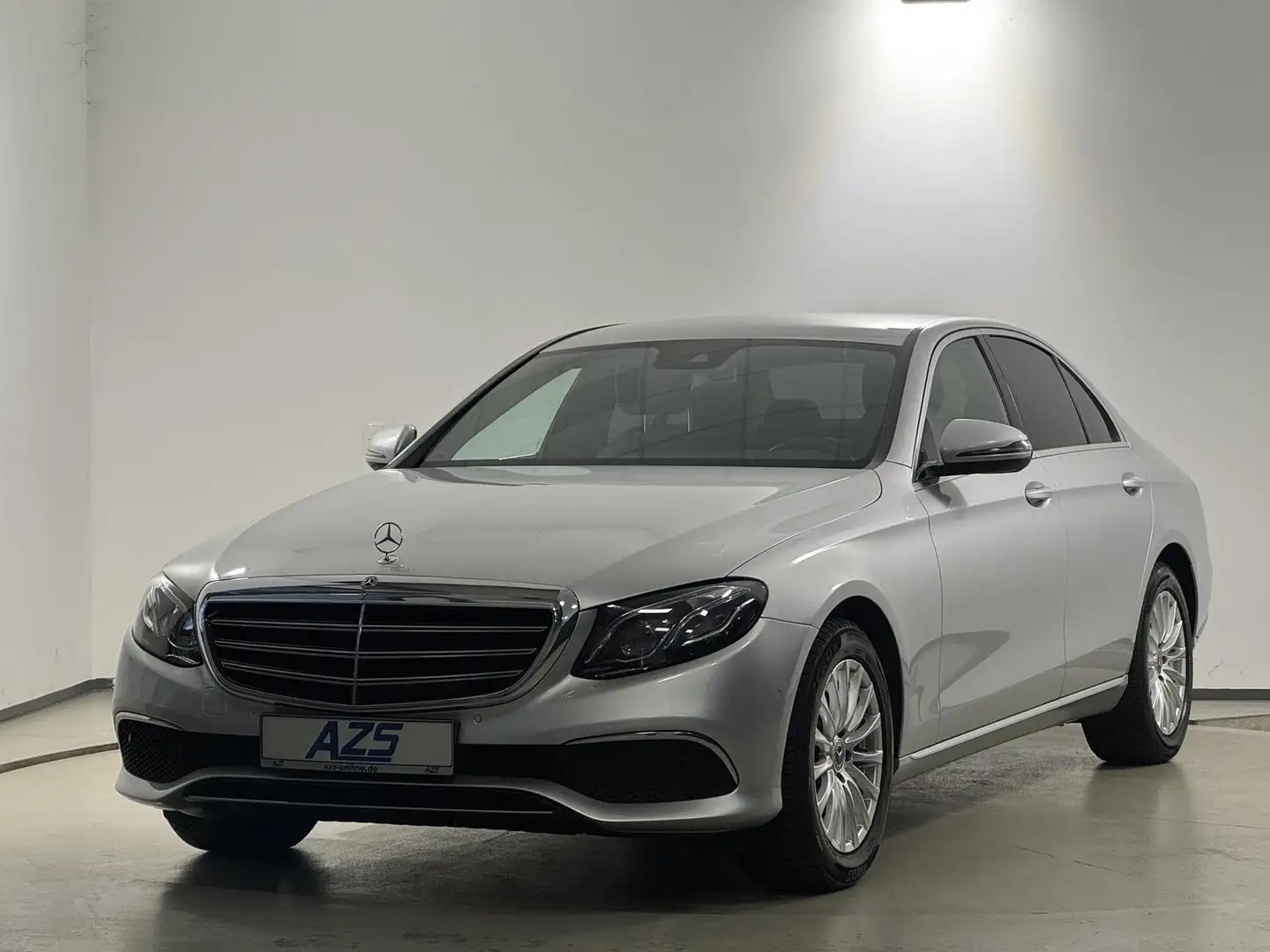 Mercedes-Benz E 220 CDI Exclusive AHK Kamera LED Navi Silber - 2