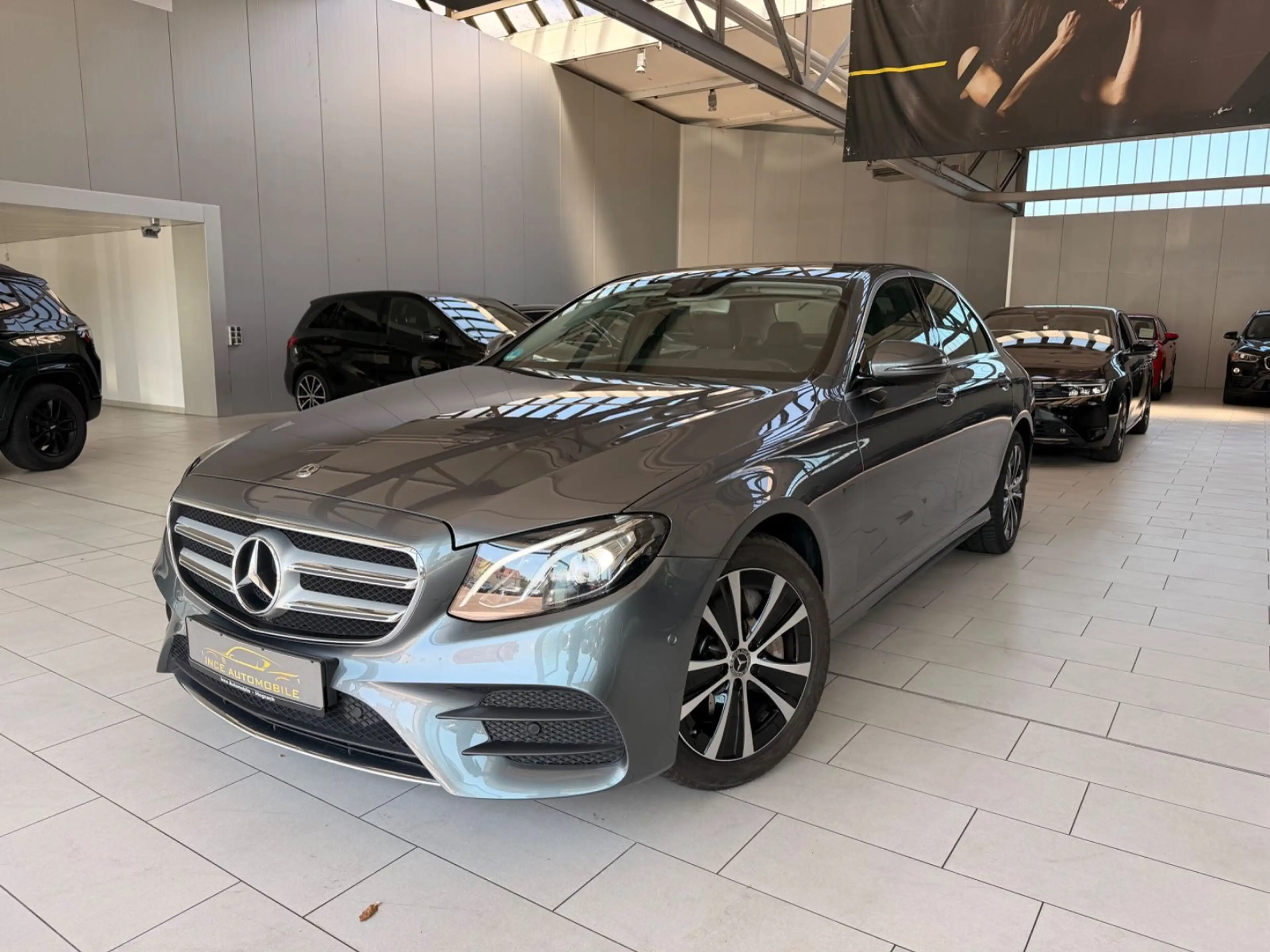 Mercedes-Benz E 350 E Limousine E 350e*AMG Paket*
