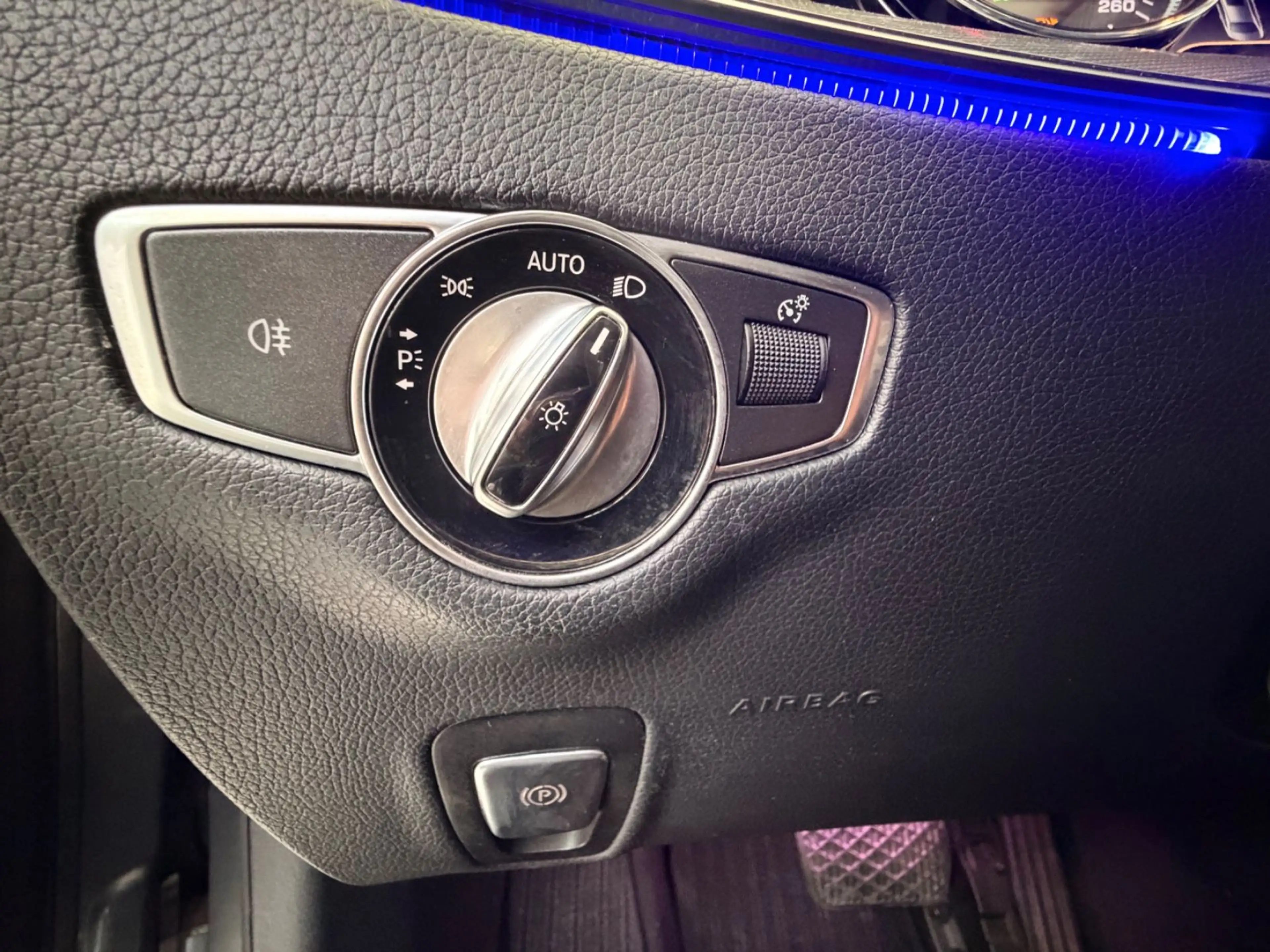 Mercedes-Benz E 350 E Limousine E 350e*AMG Paket* — photo 11