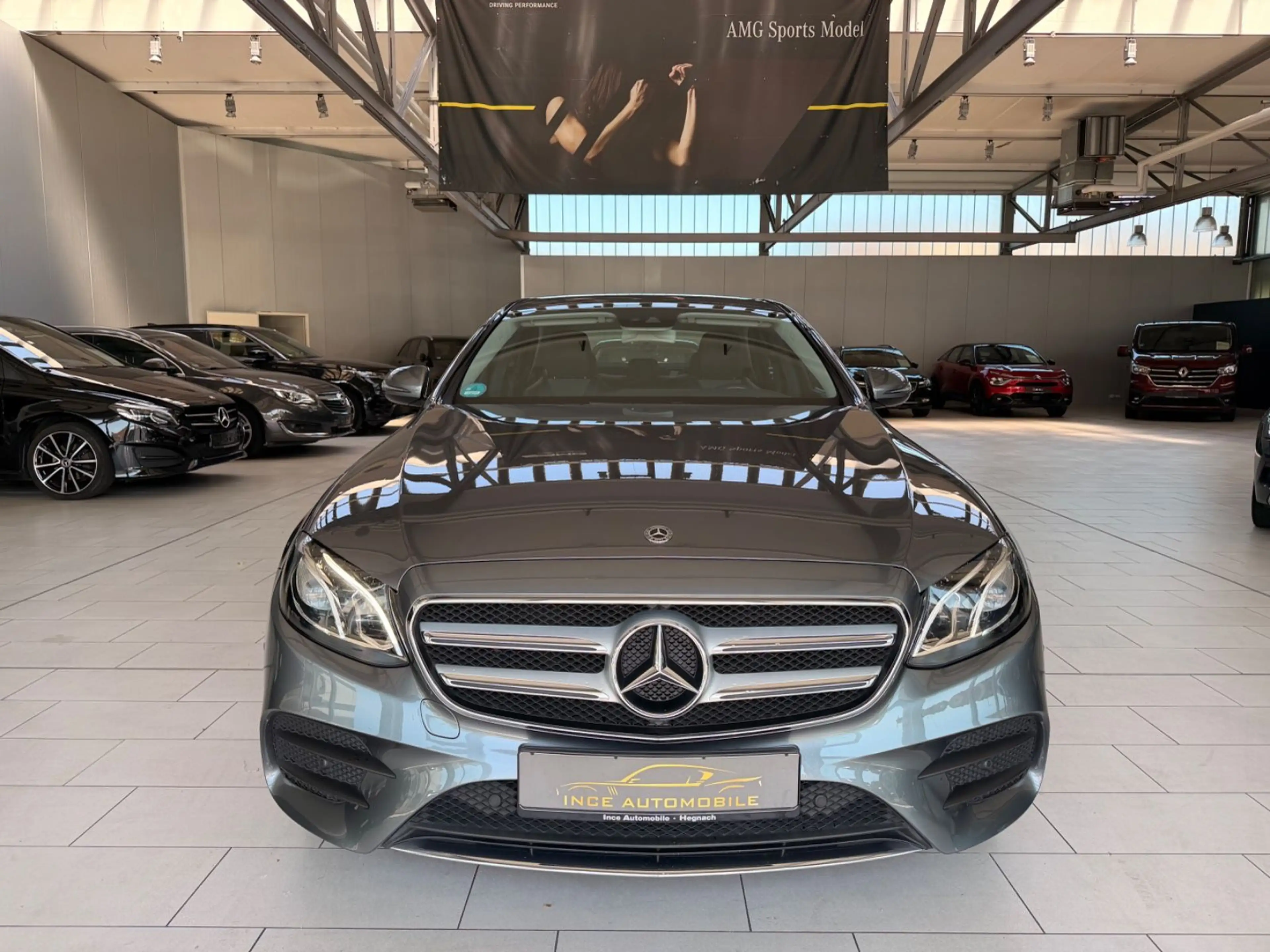 Mercedes-Benz E 350 E Limousine E 350e*AMG Paket* — photo 2