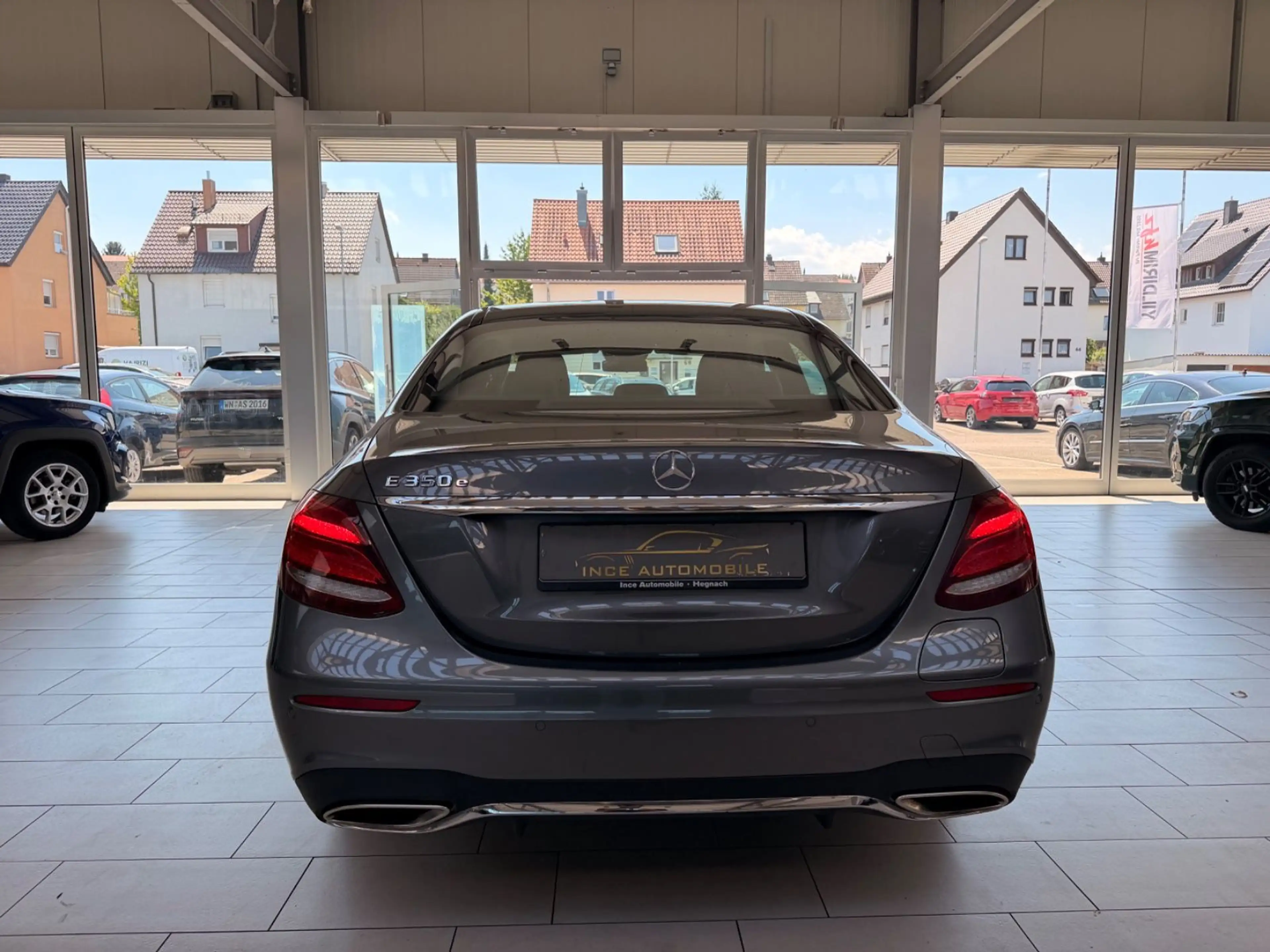 Mercedes-Benz E 350 E Limousine E 350e*AMG Paket* — photo 5