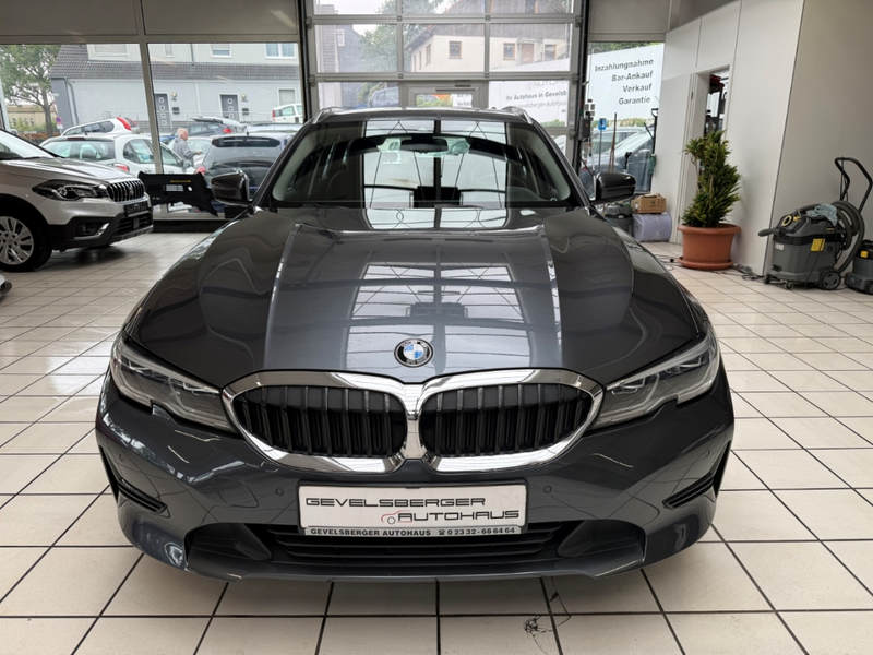 BMW 320 d Advantage Touring Laserlicht Scheckheft — photo 2
