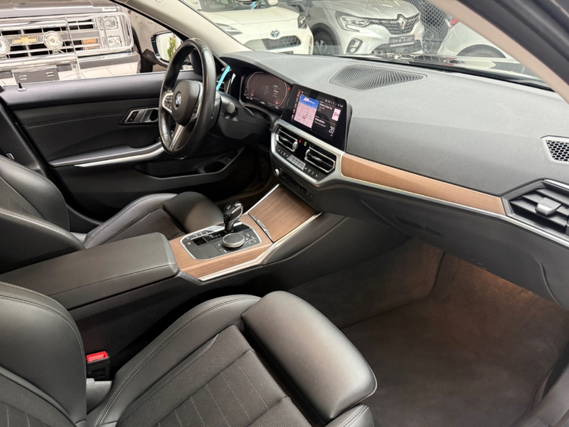 BMW 320 d Advantage Touring Laserlicht Scheckheft — photo 11