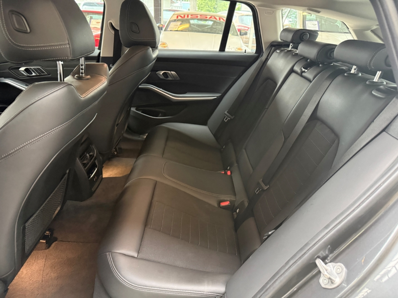 BMW 320 d Advantage Touring Laserlicht Scheckheft — photo 14