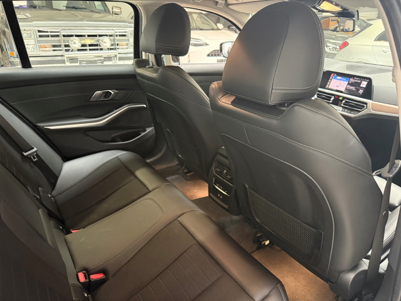 BMW 320 d Advantage Touring Laserlicht Scheckheft — photo 15