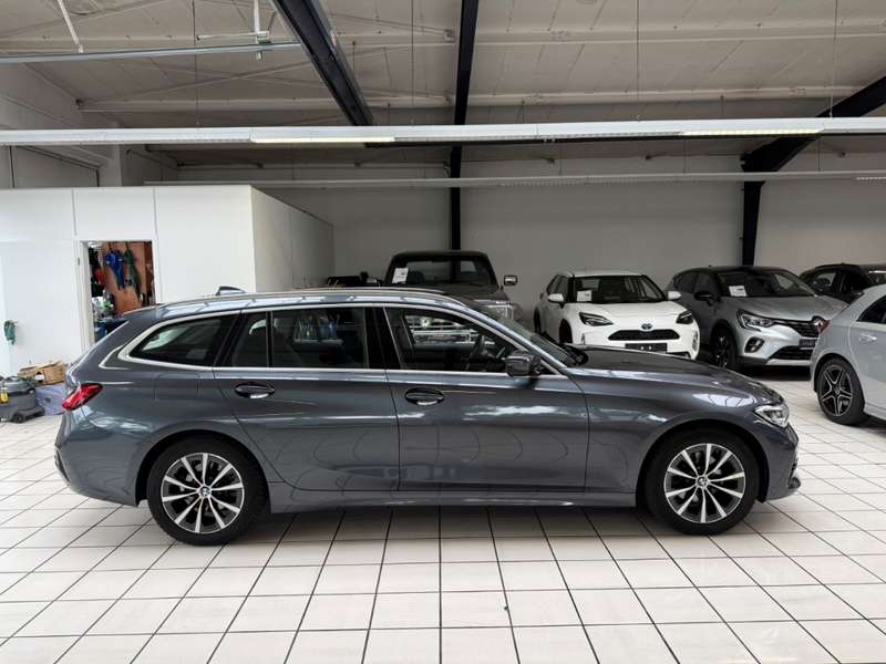 BMW 320 d Advantage Touring Laserlicht Scheckheft — photo 4