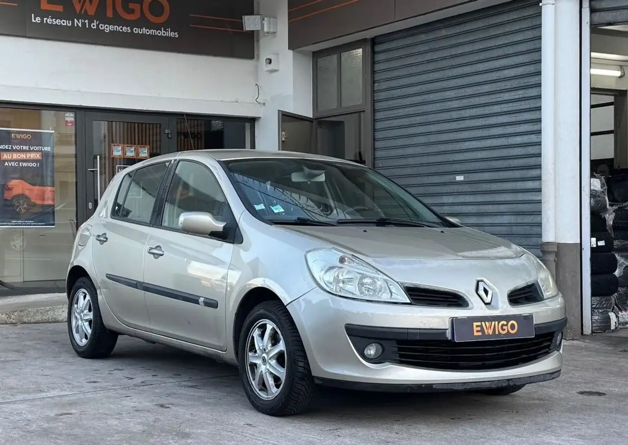 Renault Clio 1.5 dci 105 + clim radar arriere dÃ©marr