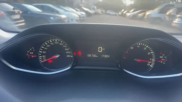 Peugeot 308 view 12