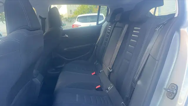 Peugeot 308 view 9