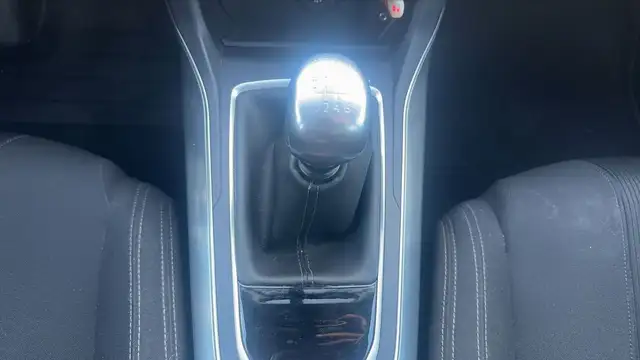 Peugeot 308 view 13