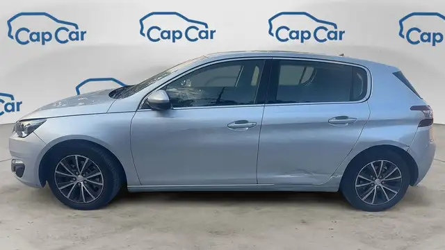 Peugeot 308 view 2