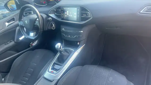 Peugeot 308 view 10