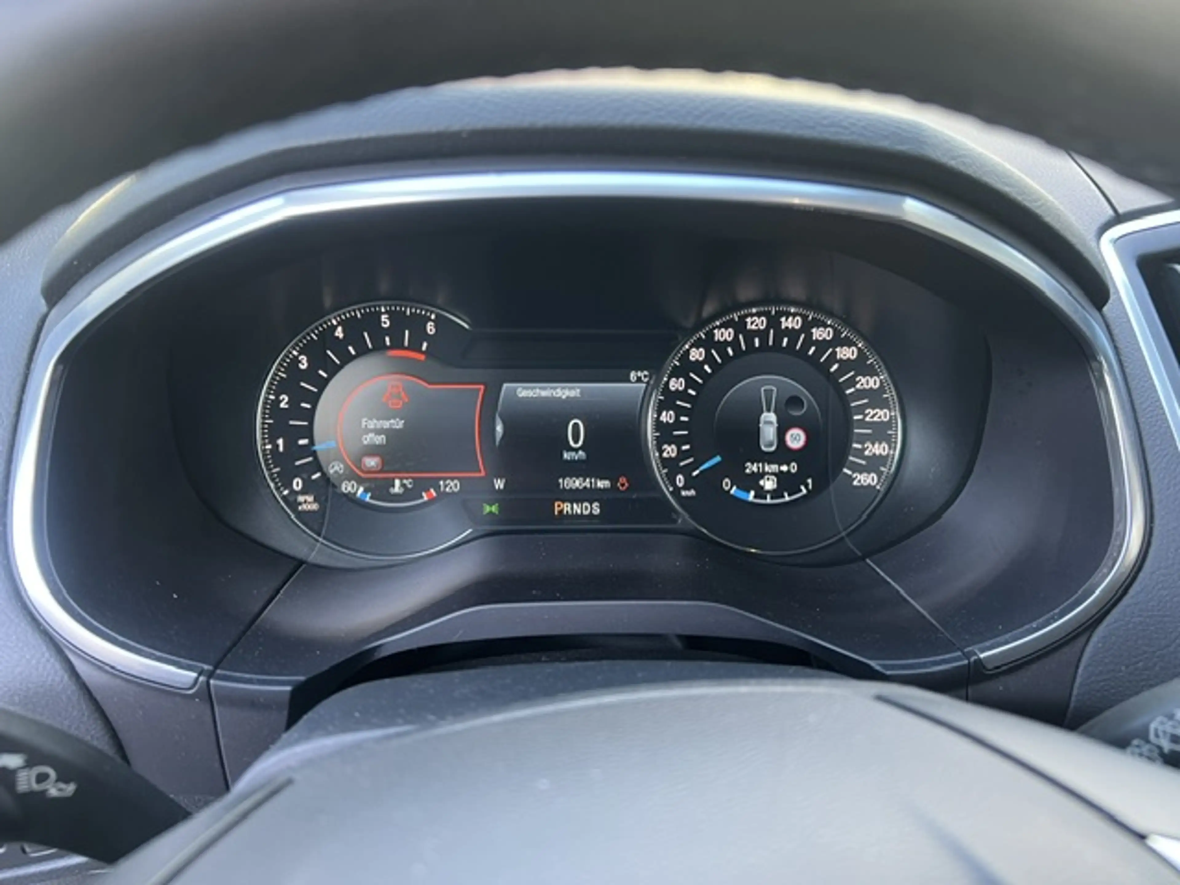 Ford Galaxy Titanium — photo 13