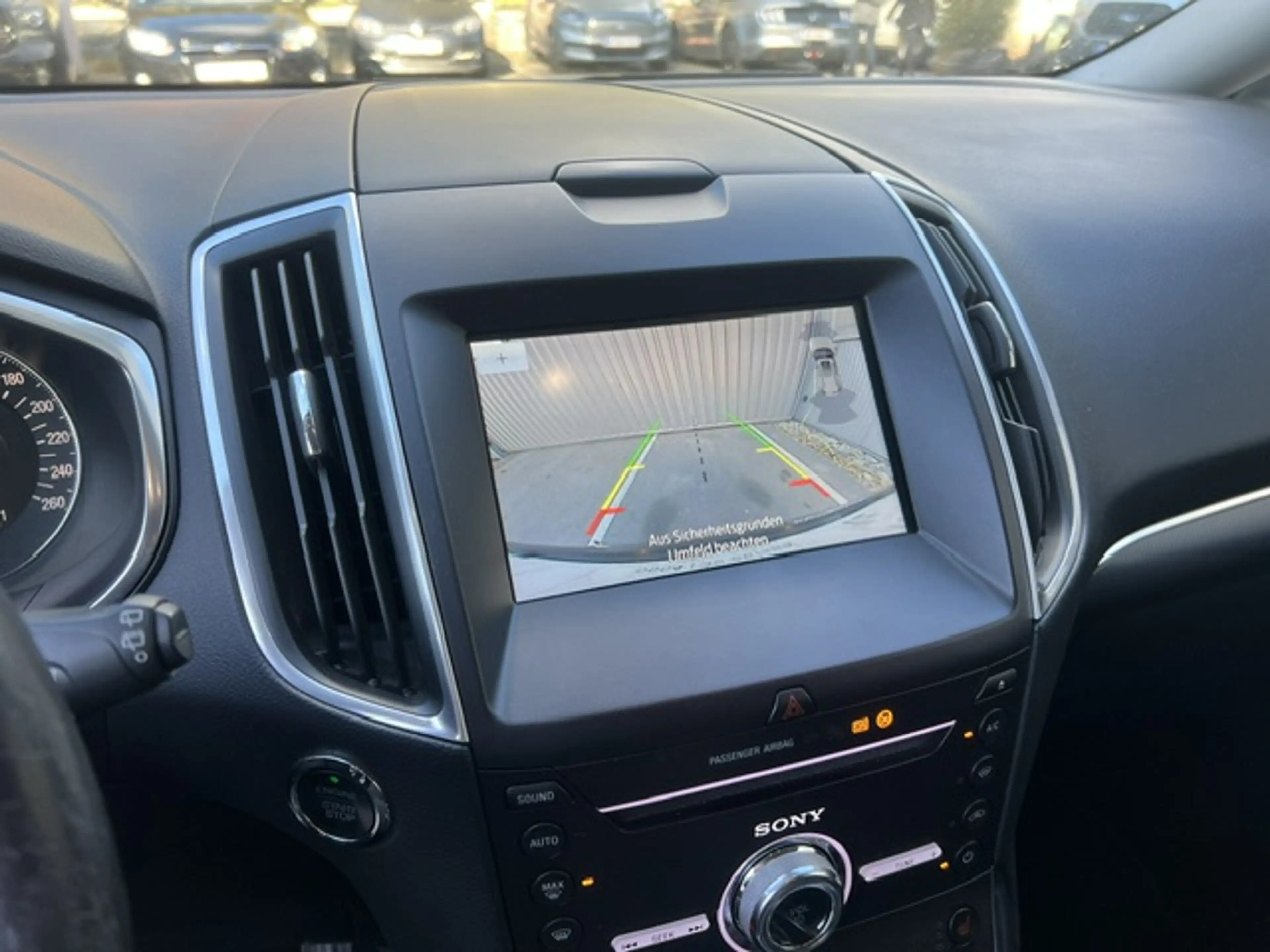 Ford Galaxy Titanium — photo 12
