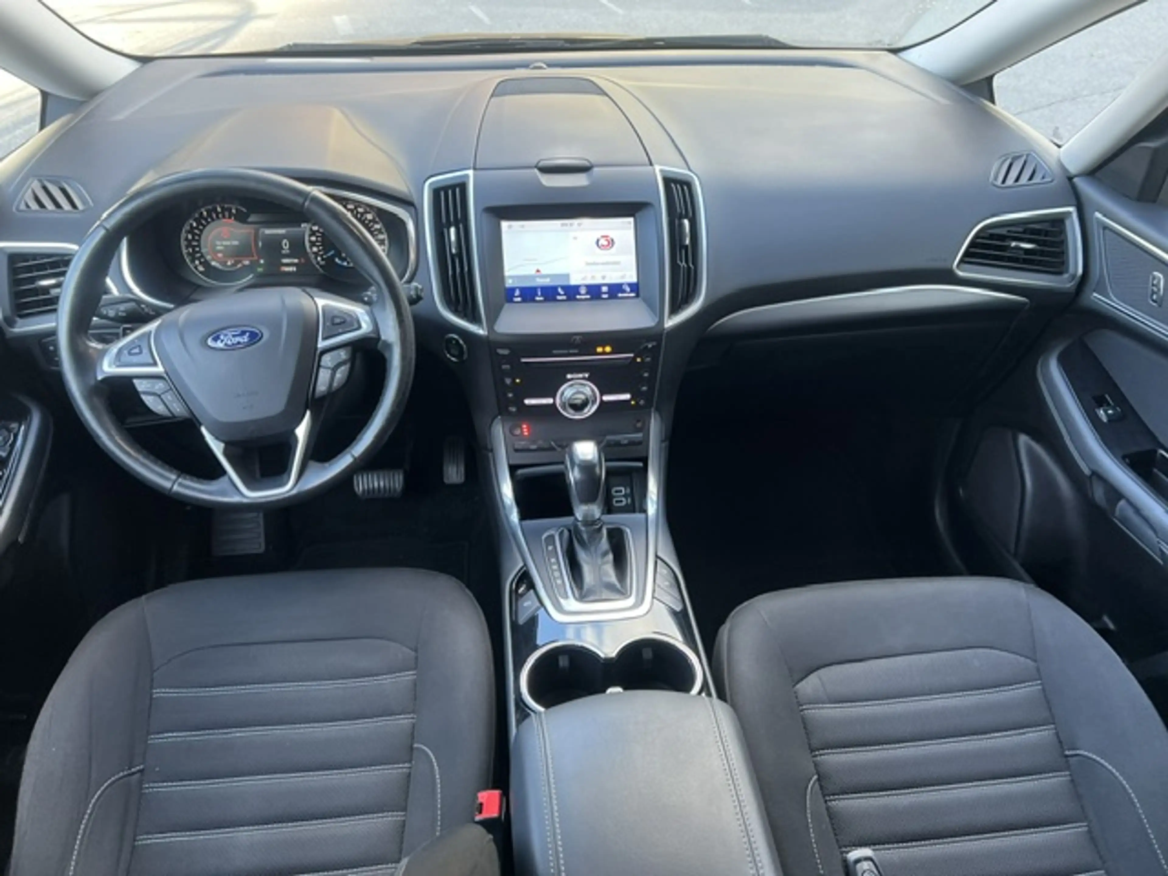 Ford Galaxy Titanium — photo 9
