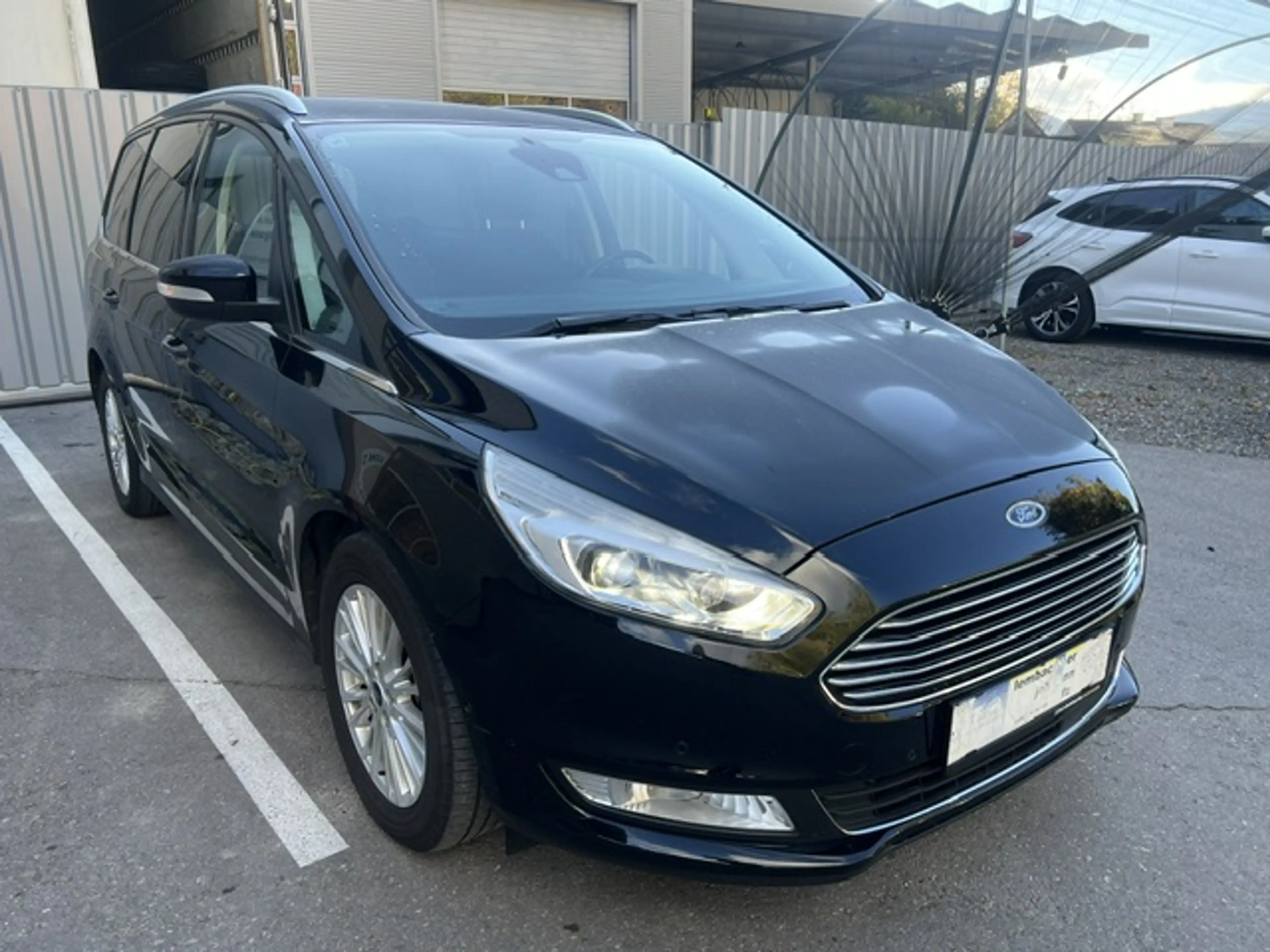 Ford Galaxy Titanium — photo 3
