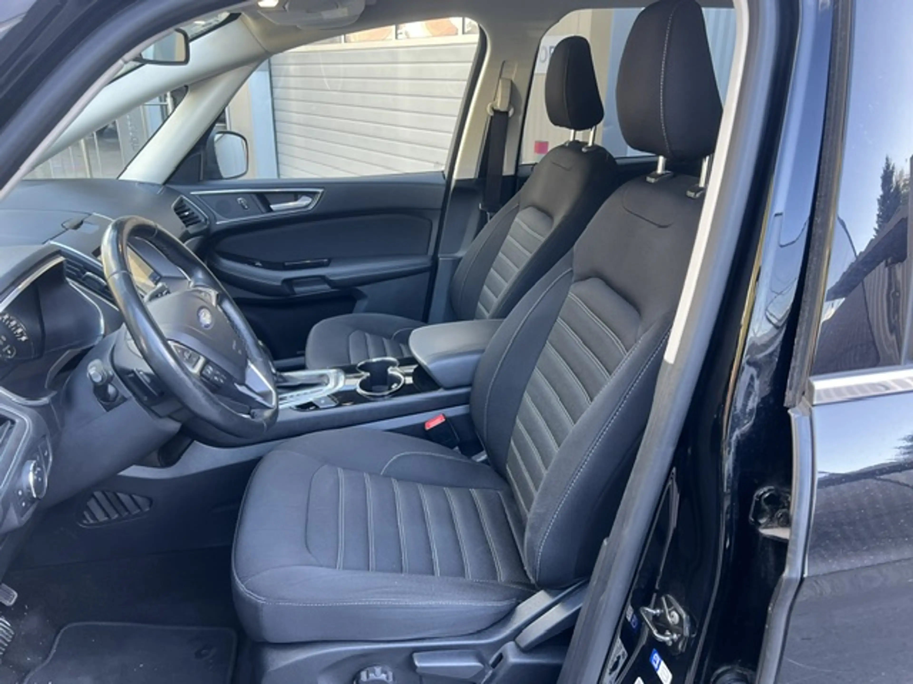 Ford Galaxy Titanium — photo 10
