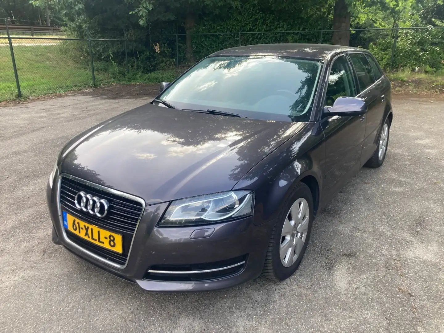 Audi A3 Sportback 1.2 TFSI Attr. Adv. Grijs - 1