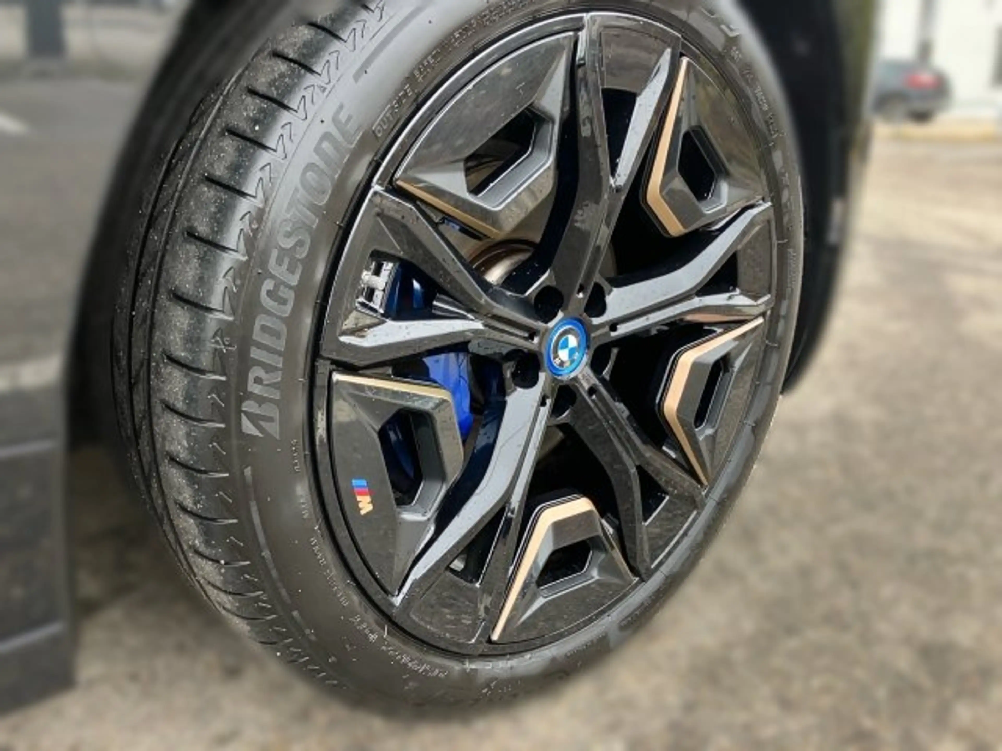 BMW iX xDrive40 I20 XE2 — photo 11