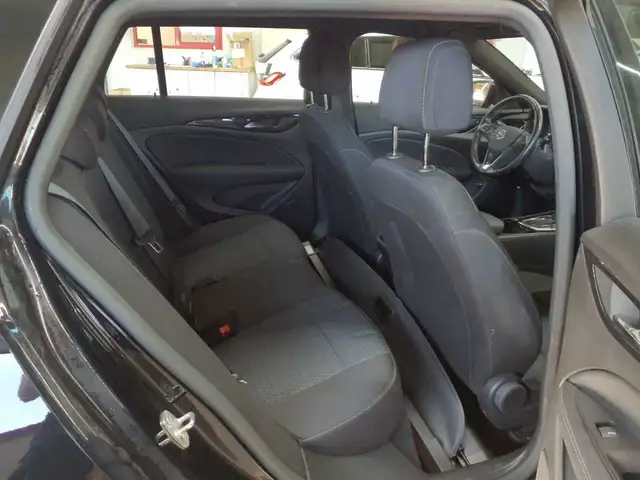 Opel Insignia view 14