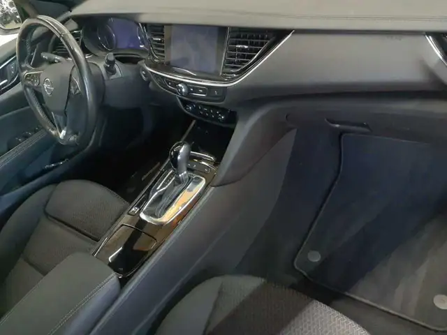 Opel Insignia view 9