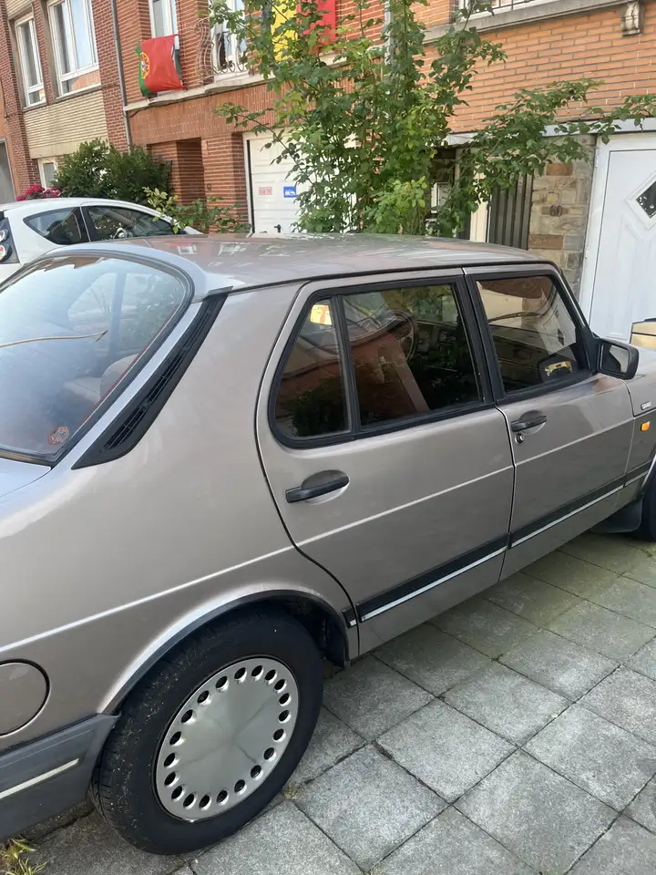 Saab 900, foto 6
