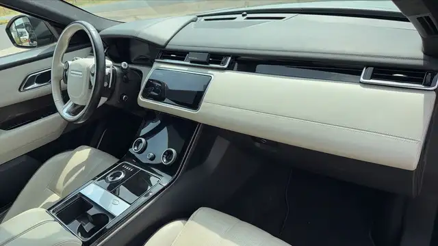 Land Rover Range Rover Velar view 10